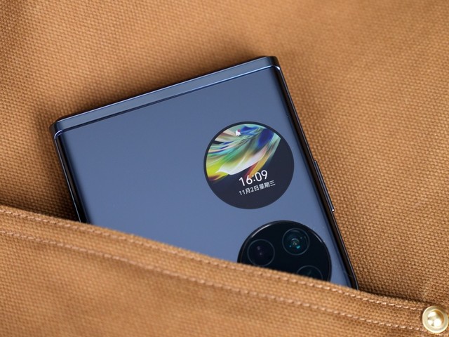 华为Pocket S上手体验：新配色小折叠，口袋里的“浪漫满屋”