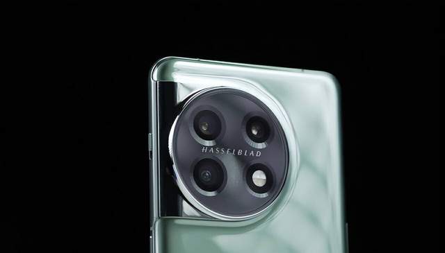 一加11后来居上？预算4000元左右，哪款骁龙8Gen2手机更值得买？