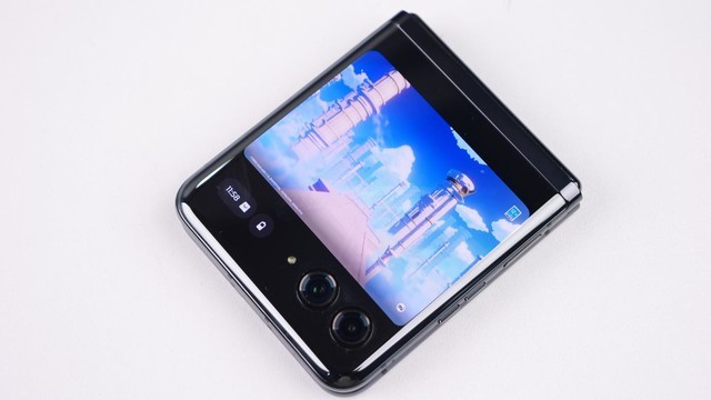 3999元击穿折叠屏市场，告诉你moto razr 40系列为什么值得买